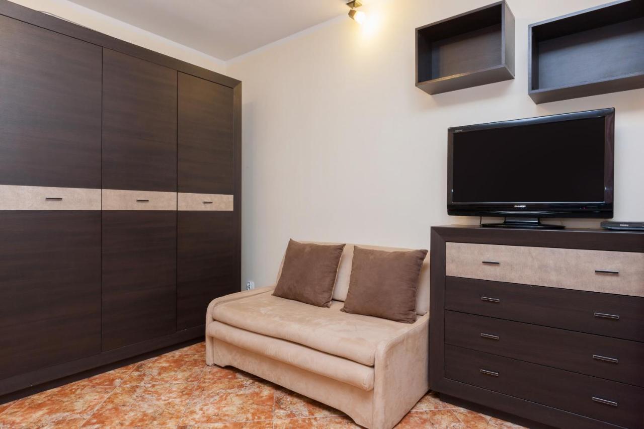 Apartment Center Iii By Renters *