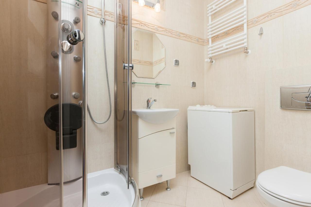 Apartment Center Iii By Renters *